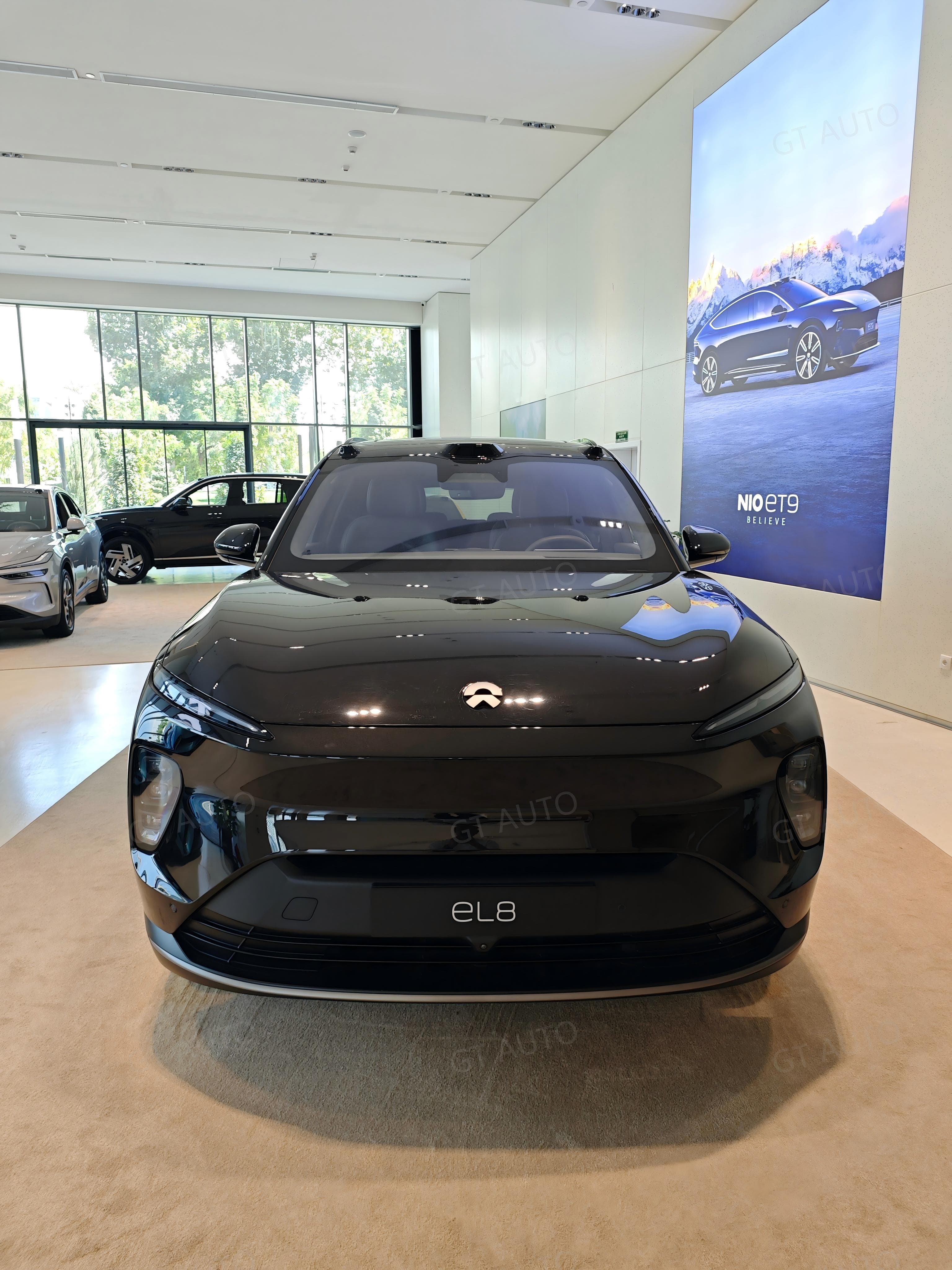 NIO EL8