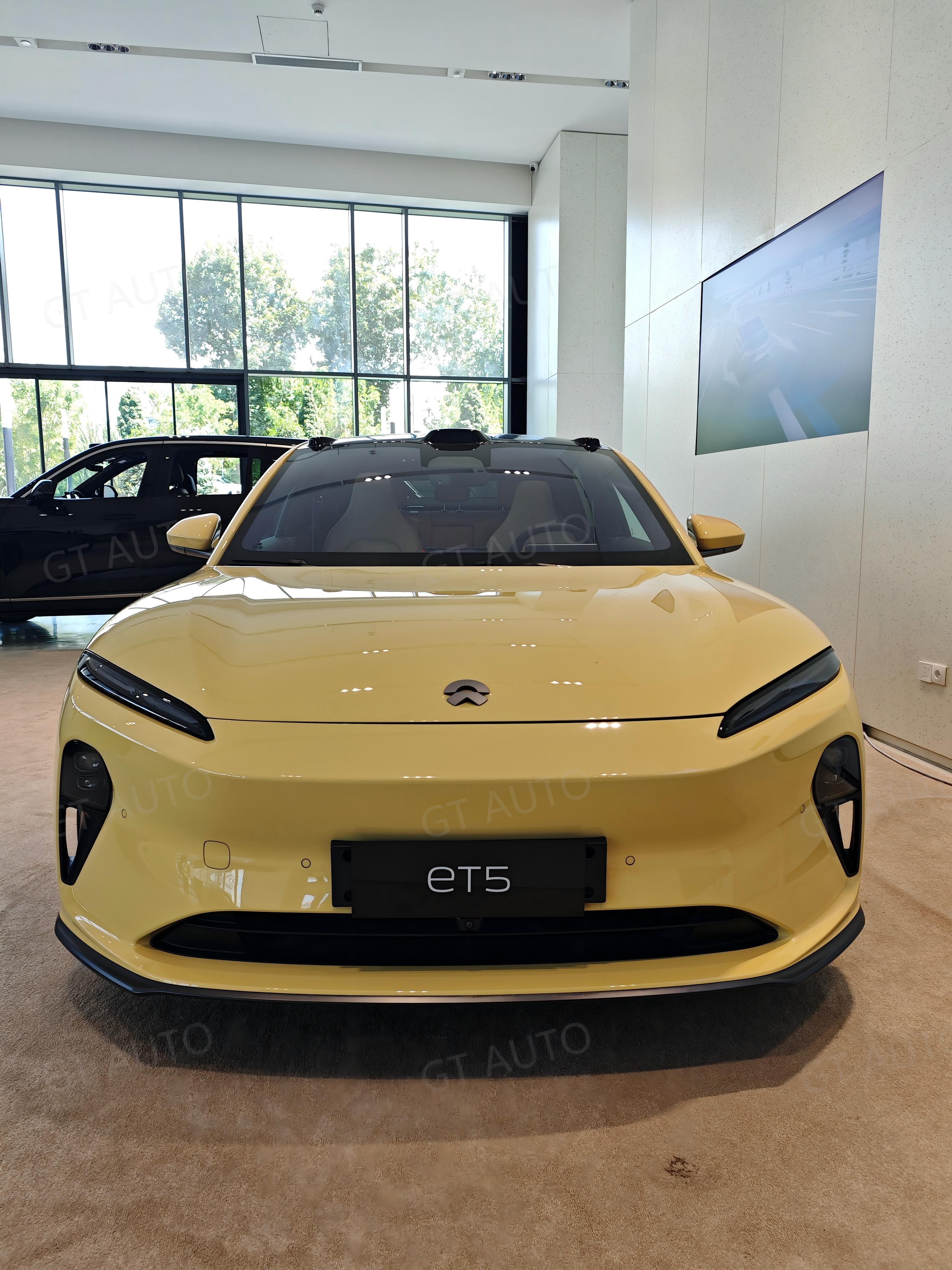 NIO ET5