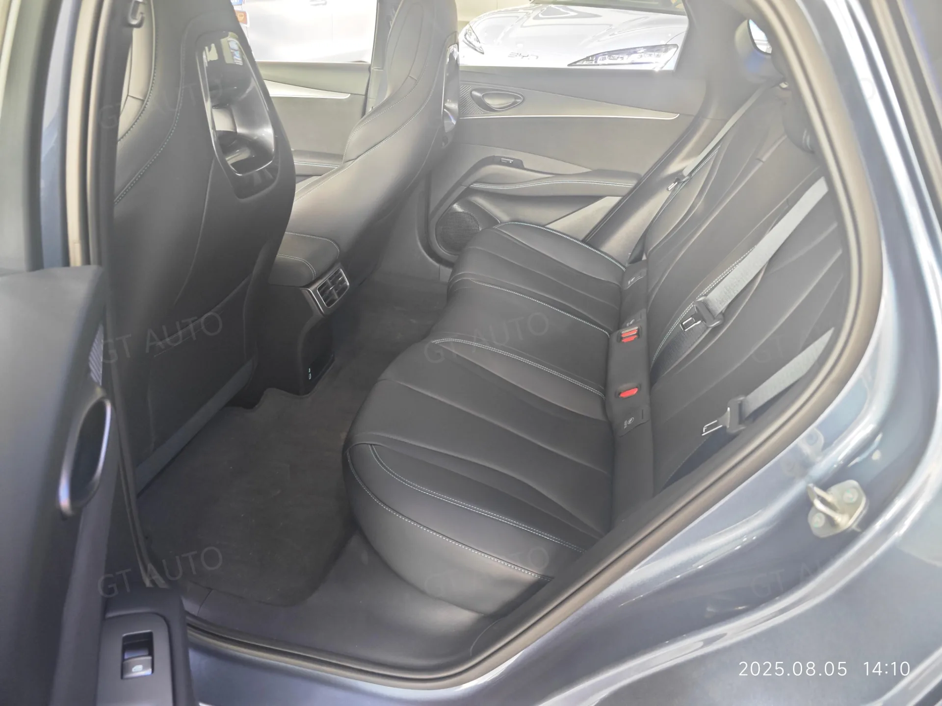 BYD EV 12